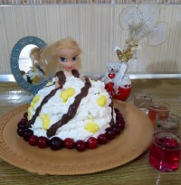 کیک باربی با فیلینگ موز و گردو