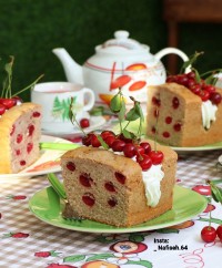 کیک آلبالویی با خامه
