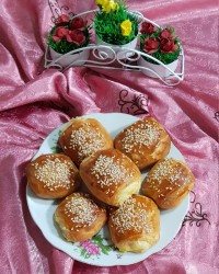 شیرینی دانمارکی (گل محمدی)