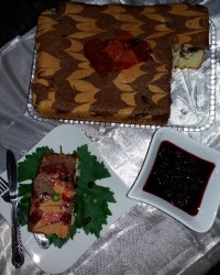 کیک به همراه مربای شاه توت ??