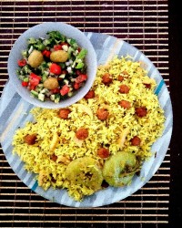 کلم پلو و سالاد شیرازی