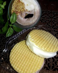 بستنی وانیلی_کاکائویی لطفا ورق بزنید