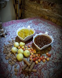 مربای زردالو ومربای گیلاس صورتی