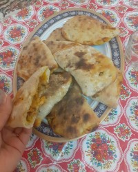 پیراشکی تنوری مرغ و قارچ