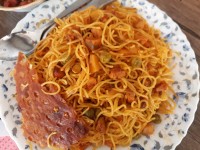 ماکارونی با سالاد شیرازی?