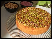 کیک پسته و توت فرنگی
