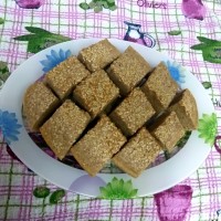 کیک دارچینی با آرد نان