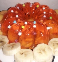 ژله هلو مخلوطی از هلو وموز