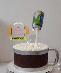 کیک خامه ای سوپرایز پول