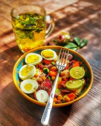 سالاد تخم مرغ وسبزیجات