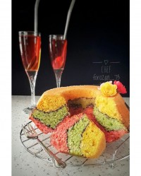 کیک موجدار رنگارنگ