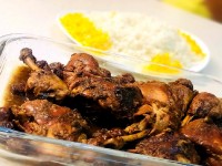 خورش مرغ و آلوچه با رب انار