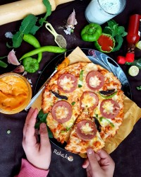 پیتزا پپرونی (دیپ پنیر چدار)