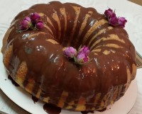 کیک ساده با سس شکلات تقدیم نگاه پرمهرتون