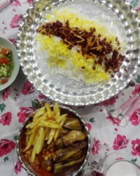 قیمه بادمجان وسیب زمینی