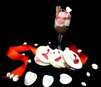 بستنی سه رنگ سنتی