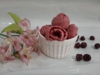 بستنی آلبالویی