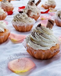 کاپ کیک خامه ای