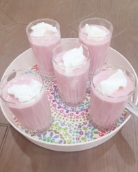 شیرتوت فرنگی با بستنی