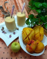 اسموتی موز و انبه قرار گروهی