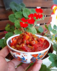 ترشی لوبیا سبز با پوره گوجه فرنگی