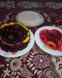 کیک شکلاتی وژله میوه وکرم موز