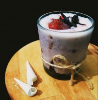 میلک شیک شکلاتی توت فرنگی