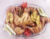 مرغ سوخاری با سبزمینی وکدو تنوری با سس مخصوص