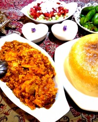 خورشت آلو بخارا ومرغ ولپه