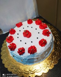 کیک،تولدم.99/6/19:)