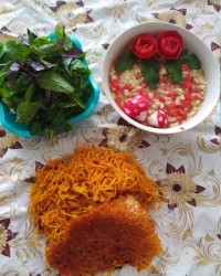 ماکارونی با سالاد شیرازی