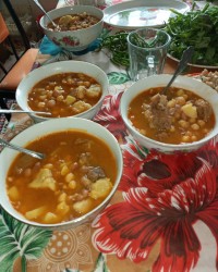 آبگوشت یه نهار دور همی جاتون سبز