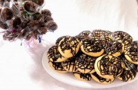 آبنبات چوبی کنجدی باشکرقهوه ای.دونات تنوری