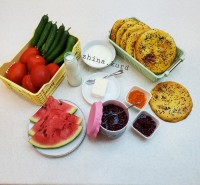 صبحانه با نون محلی دستپخت خودم