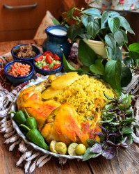 این شما و این عدس پلو با مرغ سرخ شده شروین