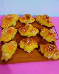 نان کروسان شکلاتی