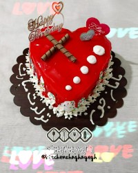 کیک ویژه تقدیم ب تمامی هنرمندان حاضر در برنامه