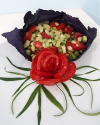 تزئین سالاد شیرازی