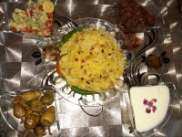 زرشک پلو بامرغ ریش ریش