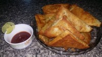 سمبوسه با نان محلی