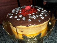 کیک با مغز شکلات