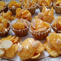 شیرینی کورن فلکسی بهمراه شکلات سبدی