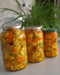 ترشی مخلوط بازاری