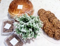 نان تفتان خانگی.آبنبات شیری.کلوچه خانگی