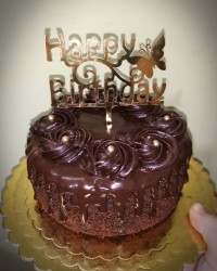 کیک خیس شکلاتی با گاناش فرم گرفته