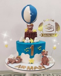 کیک خرس و بالون