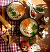 سوپ قارچ و خامه