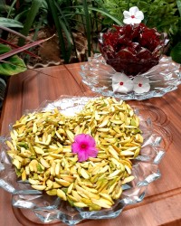 مربا به و خلال پسته خانگی