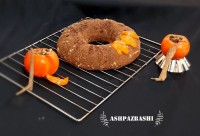 کیک خرمالو با سس خرمالو