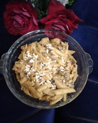 پاستا با مرغ و سس آلفردو